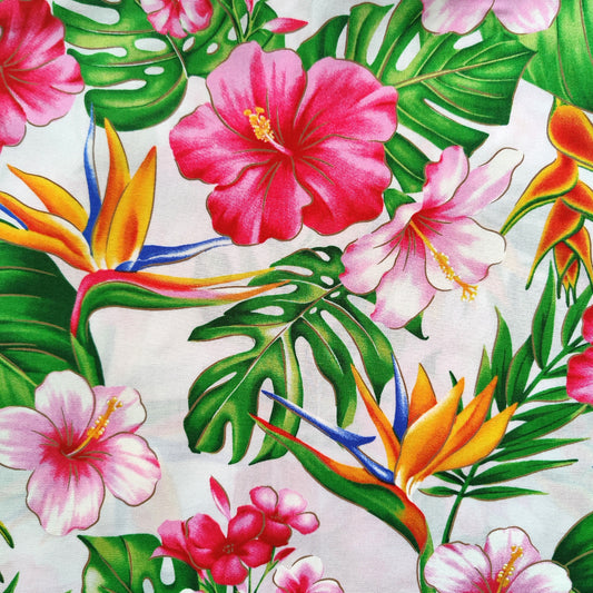 détails tissu tahitien tropical hibiscus et oiseaux de paradis - blanc et rose Couleurs du Fénua