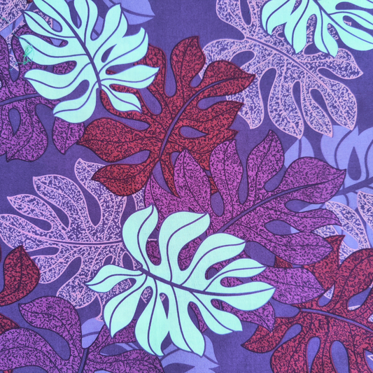 Détails tissu polynésien monstera violet et blanc en coton - 115cm de laize