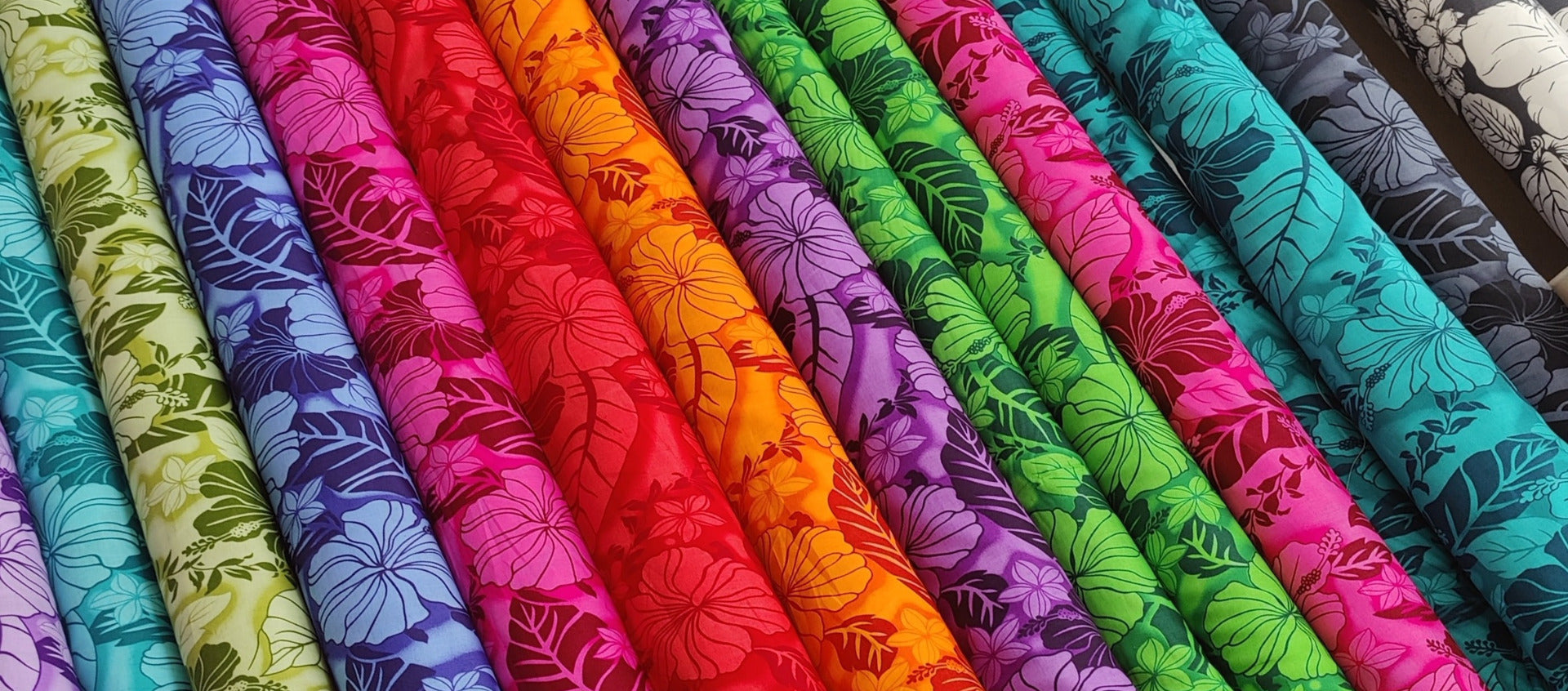 Collection complète de tissus polynésiens aux motifs tropicaux - Couleurs du Fénua