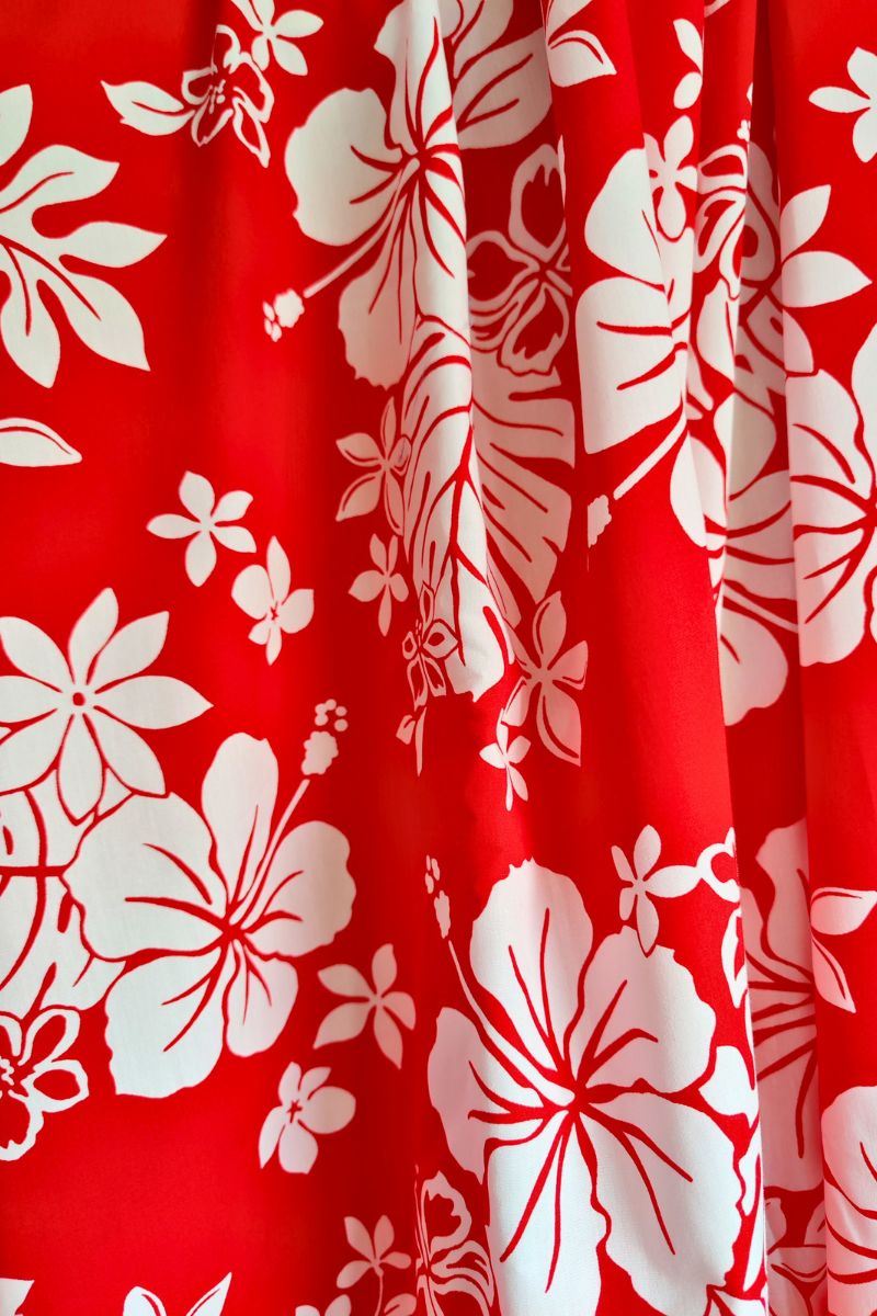 Tissu polynésien hibiscus et tiaré rouge et blanc 