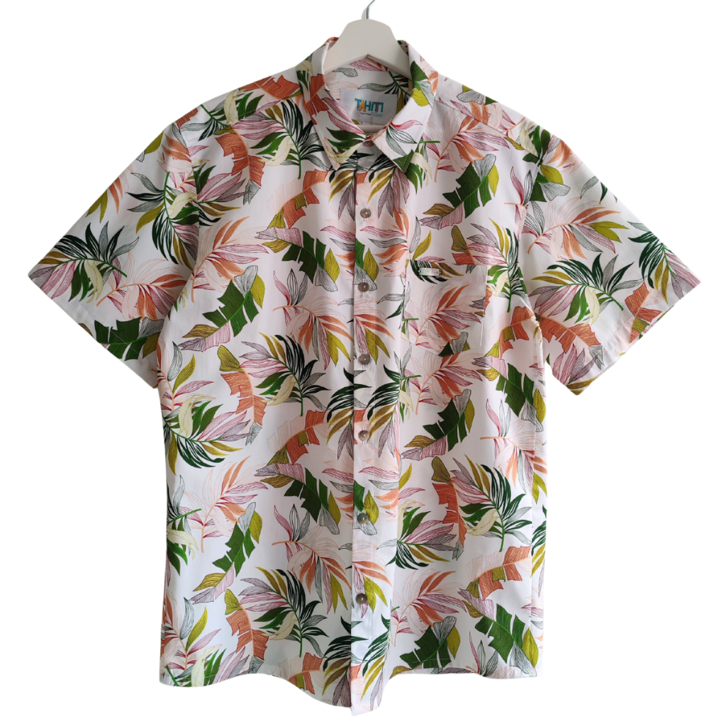 Chemise polynésienne en coton blanc aec motifs feuilles de bananiers et fougères de Tahiti. En vente sur Tahiti Tropic
