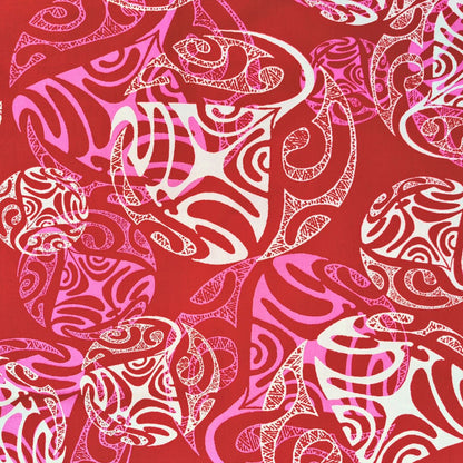 Détail motif Tatouages polynésiens Raies Manta rose fuschia rose pâle sur fond rouge corail 100% coton
