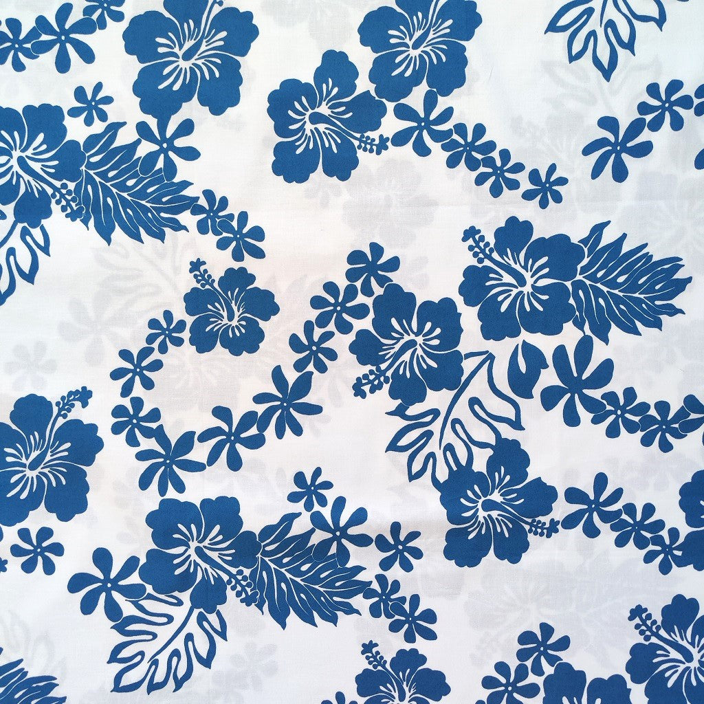 Détails du tissu tahitien en coton, fleurs hibiscus et tiaré bleu sur fond blanc lumineux - Edition limitée