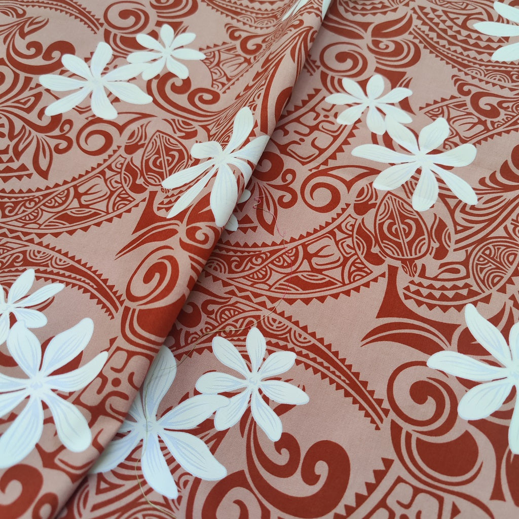 Tissu tahitien en coton avec des motifs tatouages et tiaré blanc et marron -Edition limitée
