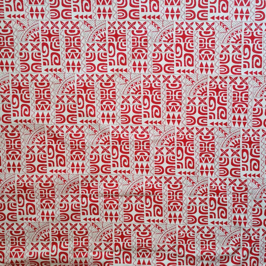 Vue à plat du tissu tahitien tatouages polynésiens rouge et blanc